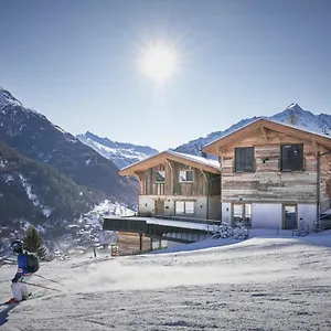  Chalet - The Peak