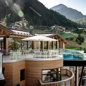 Otel - Alpine . Luxury . Life, Sölden